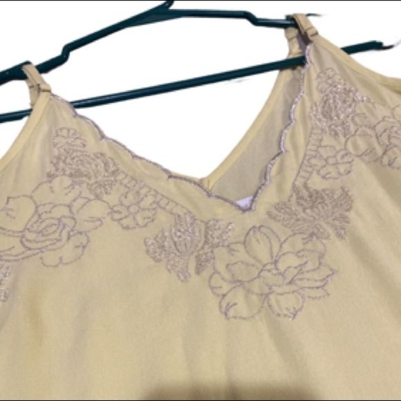 MAURICES Yellow & Silver Embroidered Metallic Scalloped Neckline Cami Size XS - Picture 12 of 14